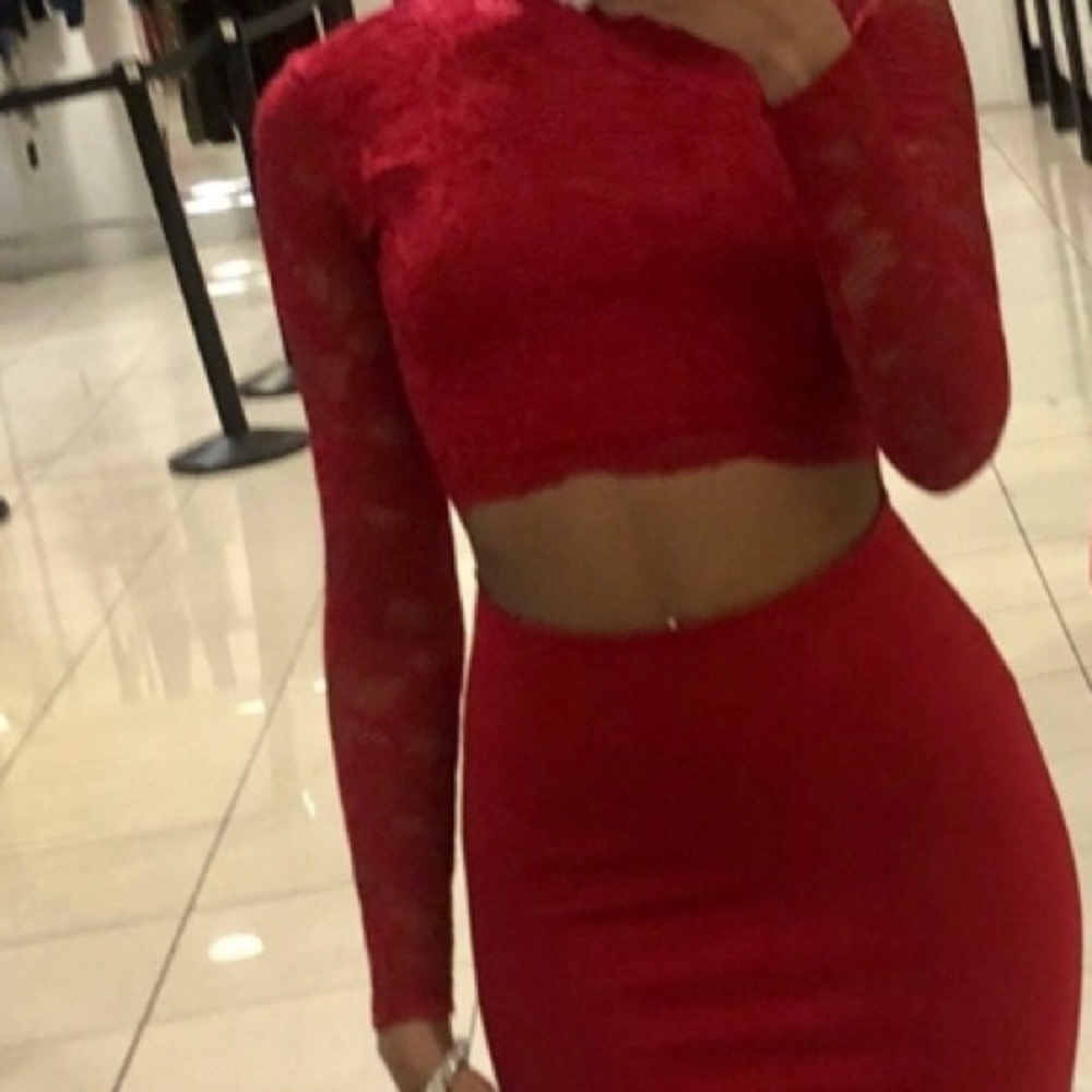 backless red lace long sleeve dress